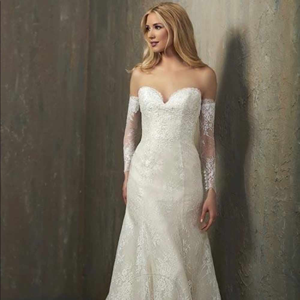 Adrianna Papell Platinum collection wedding gown
